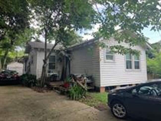 property at 3275 Ivanhoe St
