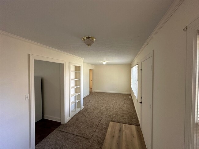 1021 Roselawn Way in Bowling Green, KY - Building Photo - Building Photo