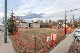 10909 124th St NW in Edmonton, AB - Building Photo - Building Photo