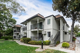 Sunnyvale West in Walnut Creek, CA - Building Photo