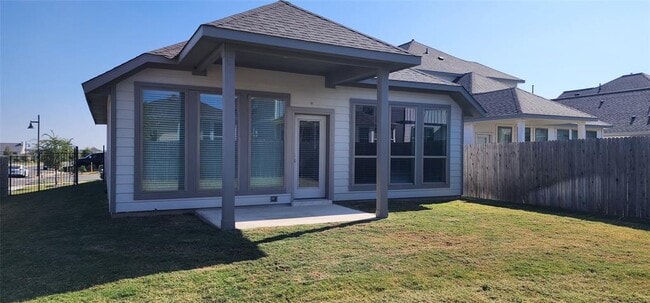 100 Los Olives Ln in Liberty Hill, TX - Building Photo - Building Photo