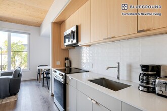 154 Broadway in Somerville, MA - Foto de edificio - Building Photo