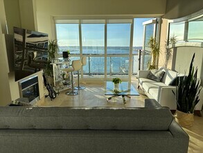 1575 Kettner Blvd, Unit 2603 in San Diego, CA - Foto de edificio - Building Photo