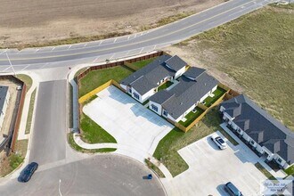 3508 Hidalgo Cir, Unit J103 in Brownsville, TX - Building Photo - Building Photo