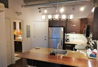 1200 Saint-Alexandre Rue in Montréal, QC - Building Photo - Building Photo