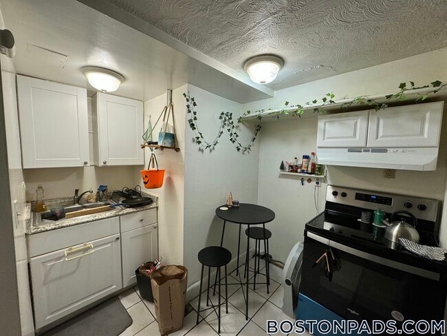 40 Anderson St, Unit B in Boston, MA - Building Photo - Building Photo