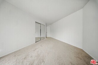 5744 Oak Bend Ln in Oak Park, CA - Building Photo - Building Photo