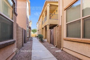 1391 S Ponderosa Dr in Gilbert, AZ - Building Photo