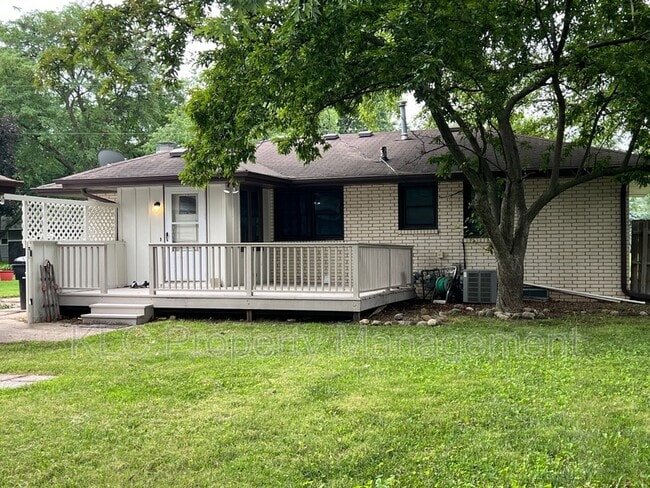255 Waukee Ave in Waukee, IA - Building Photo - Building Photo
