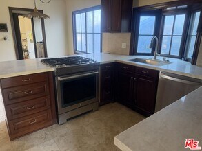 5867 W 75th St in Los Angeles, CA - Building Photo - Building Photo