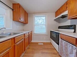 513 Tenth St in Gibsonville, NC - Building Photo - Building Photo