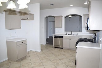 3209 Port Anne Way in Leander, TX - Foto de edificio - Building Photo