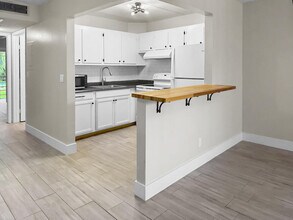 2000 Springdale Blvd in Palm Springs, FL - Building Photo - Building Photo
