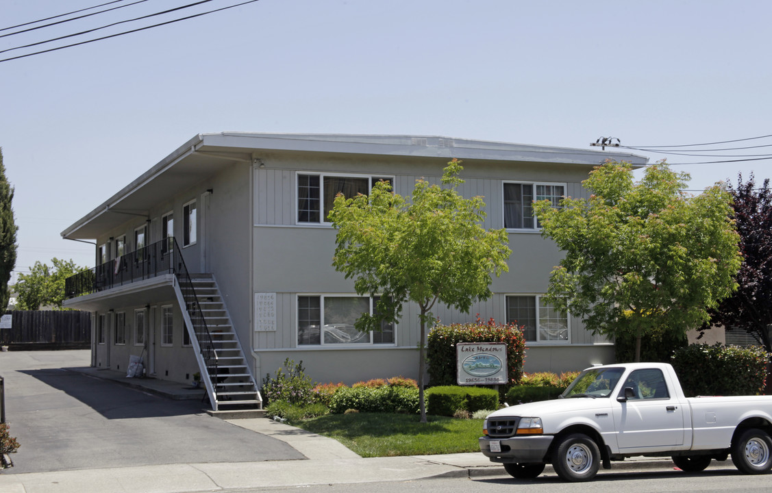 Lake Chabot Apartments in Castro Valley, CA - Building Photo