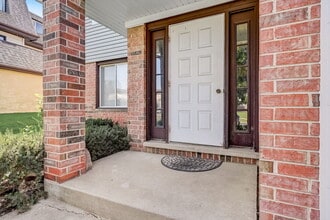 50 Terry Dr in Roselle, IL - Foto de edificio - Building Photo
