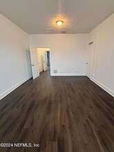 11 E 7th St, Unit 2 in Jacksonville, FL - Building Photo - Building Photo