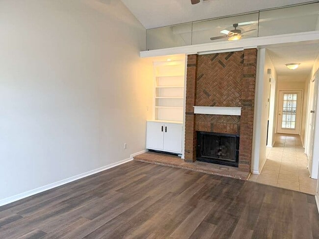 3039 Greenlodge Ln in Memphis, TN - Building Photo - Building Photo