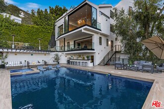 8514 Franklin Ave in Los Angeles, CA - Building Photo - Building Photo