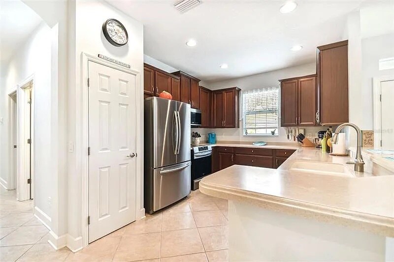 2585 Cortenova Ct in Venice, FL - Building Photo