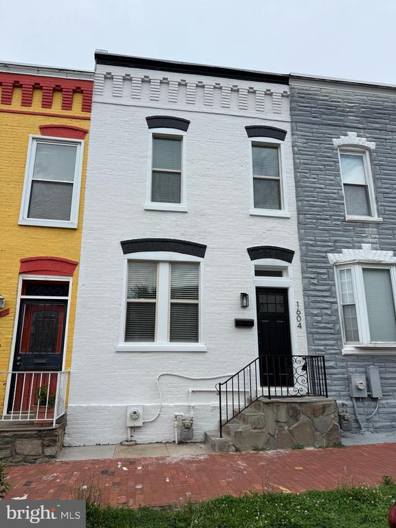 property at 1604 Levis St NE