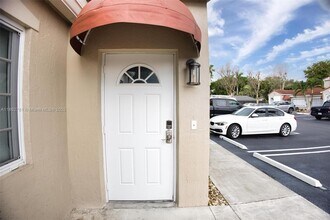 6910 NW 166th Terrace in Hialeah, FL - Building Photo - Building Photo