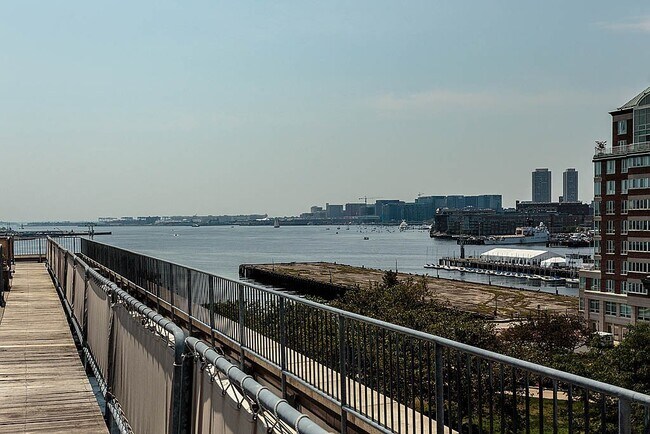 42 8th St, Unit 5519 in Boston, MA - Foto de edificio - Building Photo