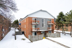 38 Hayden St in Hamilton, ON - Building Photo
