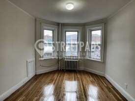 1171 Boylston St in Boston, MA - Building Photo