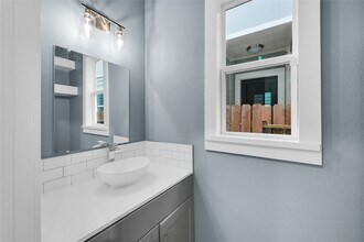 4304 New Orleans St in Houston, TX - Foto de edificio - Building Photo