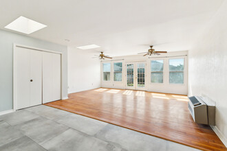 2118 Edenborn Ave in Metairie, LA - Building Photo - Building Photo
