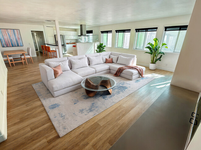 36 Anchorage St, Unit #1 in Marina Del Rey, CA - Building Photo - Building Photo