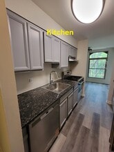 3332 Woodburn Village Dr, Unit #33 in Annandale, VA - Building Photo - Building Photo