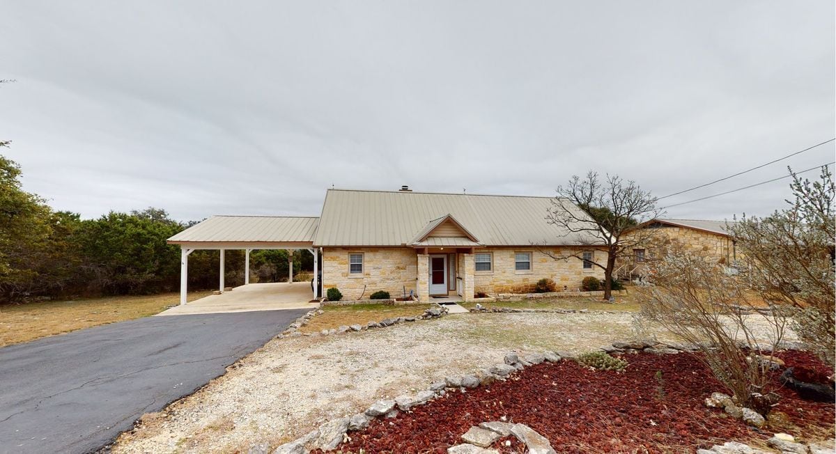 1371 Nightingale in Spring Branch, TX - Building Photo