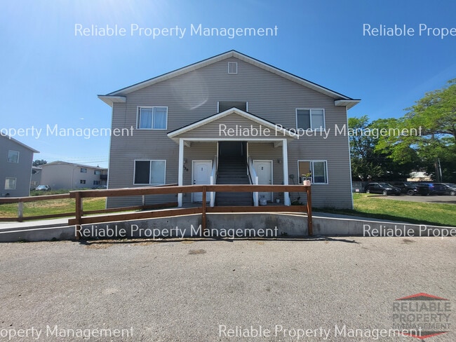 1430 Cambridge Dr, Unit 4