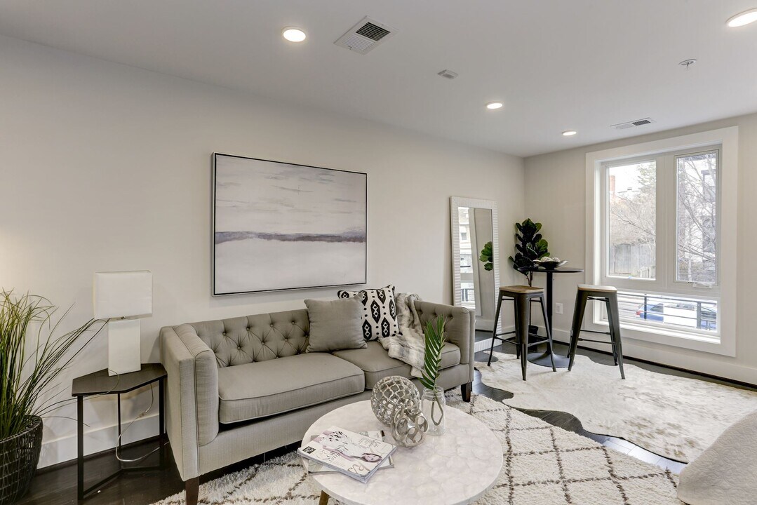 1331 K St SE in Washington, DC - Foto de edificio