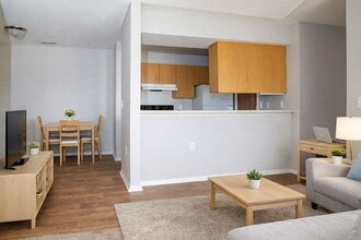 PINE GROVE APARTMENTS in Bluffton, IN - Building Photo - Building Photo