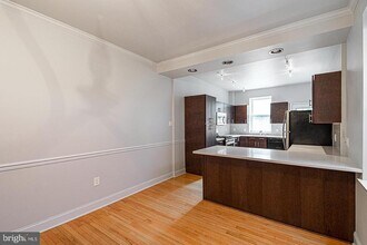 2210 Lombard St in Philadelphia, PA - Building Photo - Building Photo