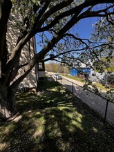 1565 Fairview Pl in Dubuque, IA - Building Photo - Building Photo