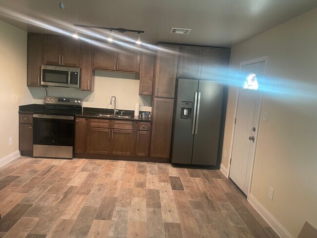 2921 Mandeville St, Unit 2921 in New Orleans, LA - Building Photo - Building Photo