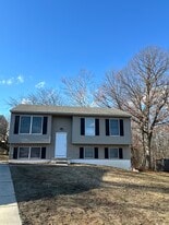 7542 Knoll Acres Rd in Hanover, MD - Building Photo