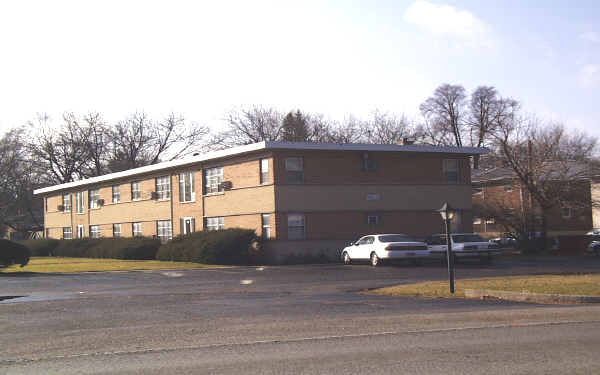 241-245 W Terra Cotta Ave in Crystal Lake, IL - Foto de edificio - Building Photo