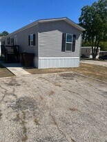 750 Silent Valley Rd in Lockhart, TX - Building Photo