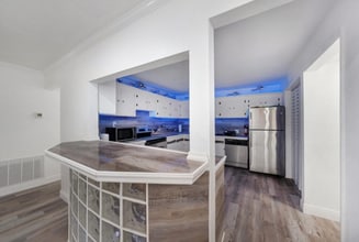 3216 71st Ave N in St. Petersburg, FL - Foto de edificio - Building Photo