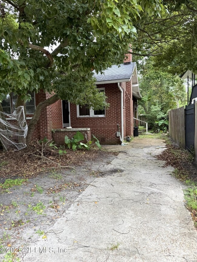 property at 778 Acosta St