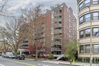 Winchester House Condominiums in Brookline, MA - Building Photo - Building Photo