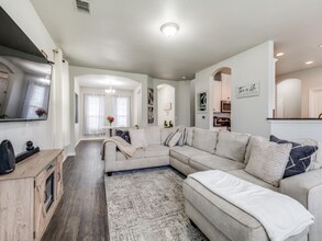 6035 Enchantment in San Antonio, TX - Building Photo - Building Photo