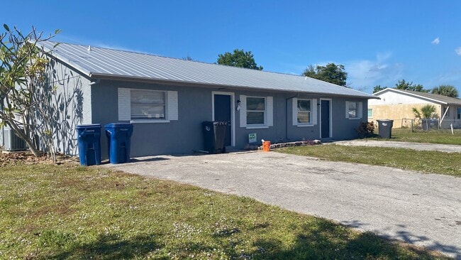 4520 67th St W in Bradenton, FL - Building Photo - Building Photo