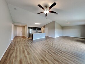 13611 Catbird Dr in Ft. Myers, FL - Building Photo - Building Photo