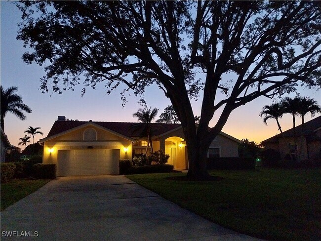 449 Dundee Ct in Naples, FL - Building Photo - Building Photo