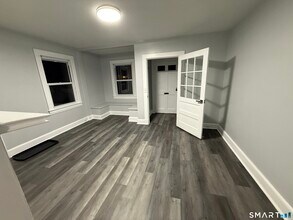 36 Carver St in Bridgeport, CT - Building Photo - Building Photo